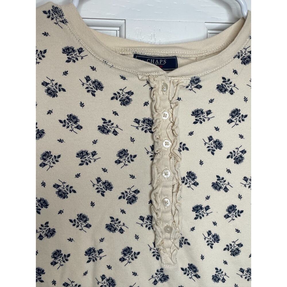 Chaps Women's Ruffle Trim Henley Top Sz M 3/4 Sleeve Cottagecore Floral Prairie - Picture 2 of 9
